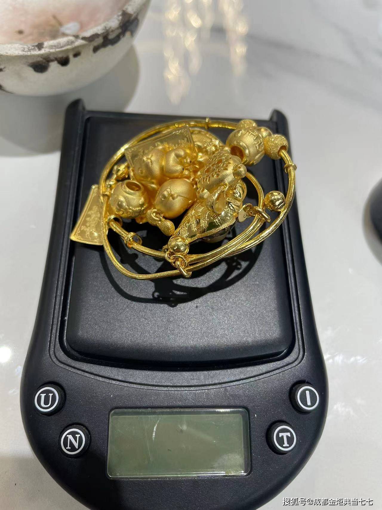 天津最新24小时上门回收金价方法分析(最方便真实的天津24小时上门回收黄金方法)